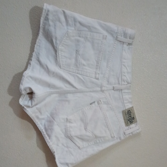 Signature by Levi Strauss White Jean Shorts - Picture 3 of 3